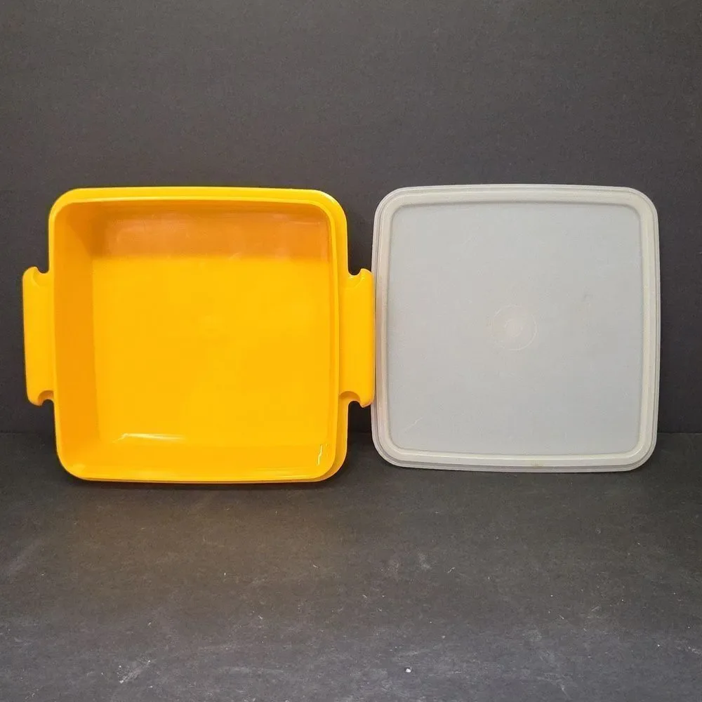 Tupperware chop pour